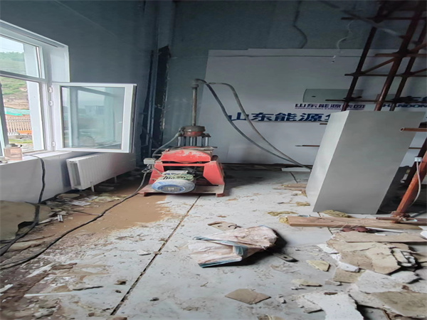 良庆地基基础下沉墙体裂缝加固注浆顶升施工